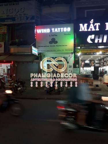 Làm bảng hiệu xăm mình nghệ thuật - Tattoo