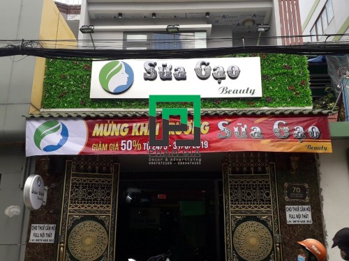 Làm bảng hiệu cỏ nhân tạo giá rẻ