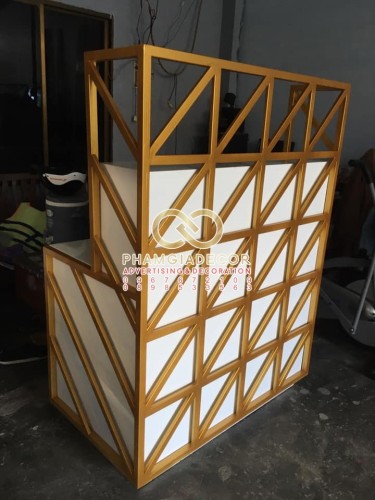 Sản xuất kệ tủ tính tiền quầy reception