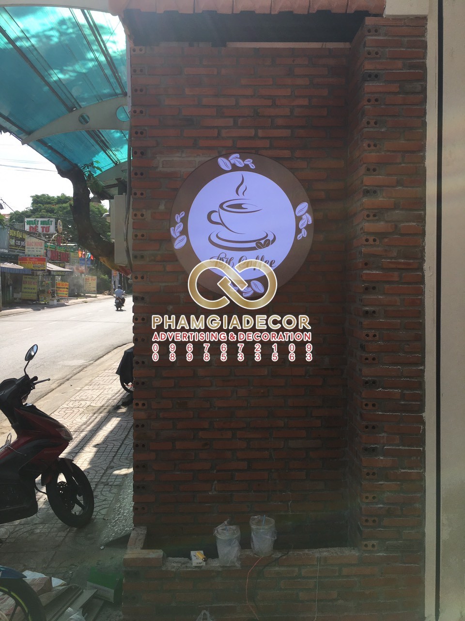 bang hieu hop den quan coffee