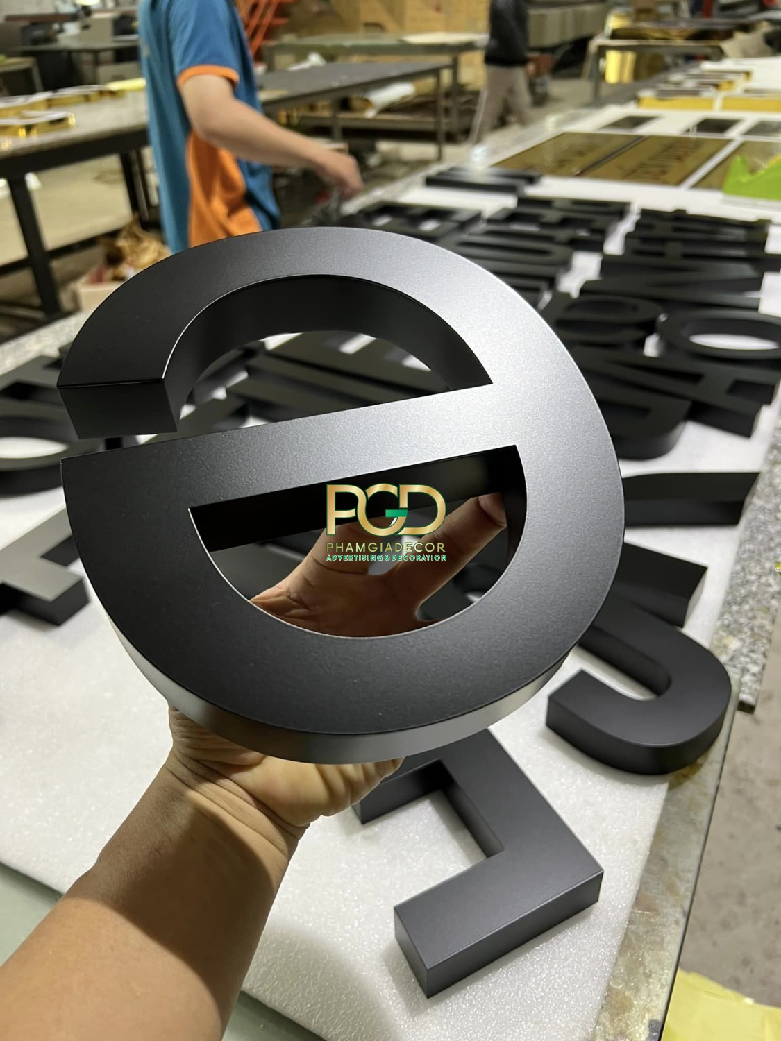chữ nổi inox sơn màu theo yêu cầu