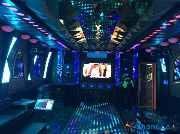 thiet ke thi cong noi that karaoke dep 54