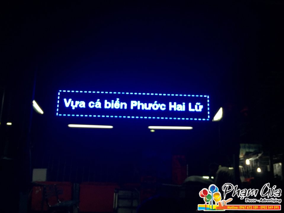thi cong man hinh led gia re