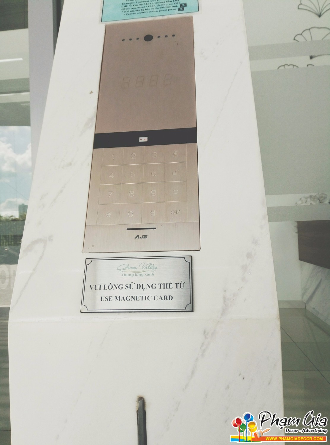Thi công lắp đặt bảng tên phòng chỉ dẫn inox