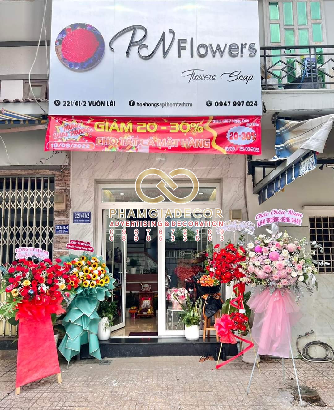 làm bảng hiệu shop hoa tươi, hoa sáp cao cấp