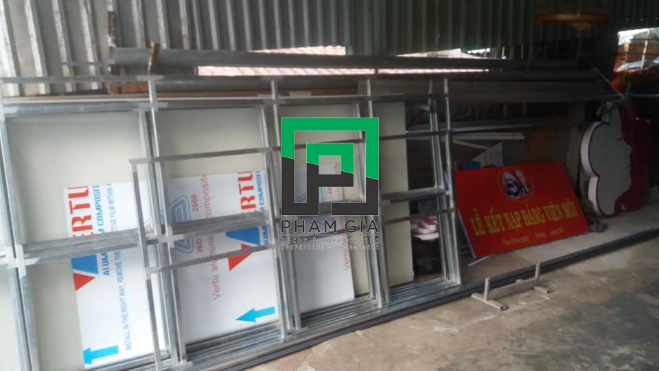 lam vach ngan bang alu