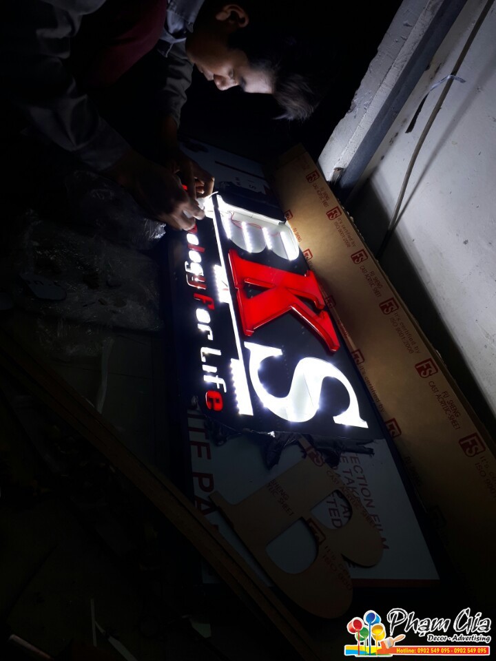 logo quan tan phu
