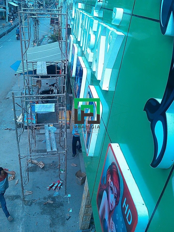 thi cong bang hieu dep