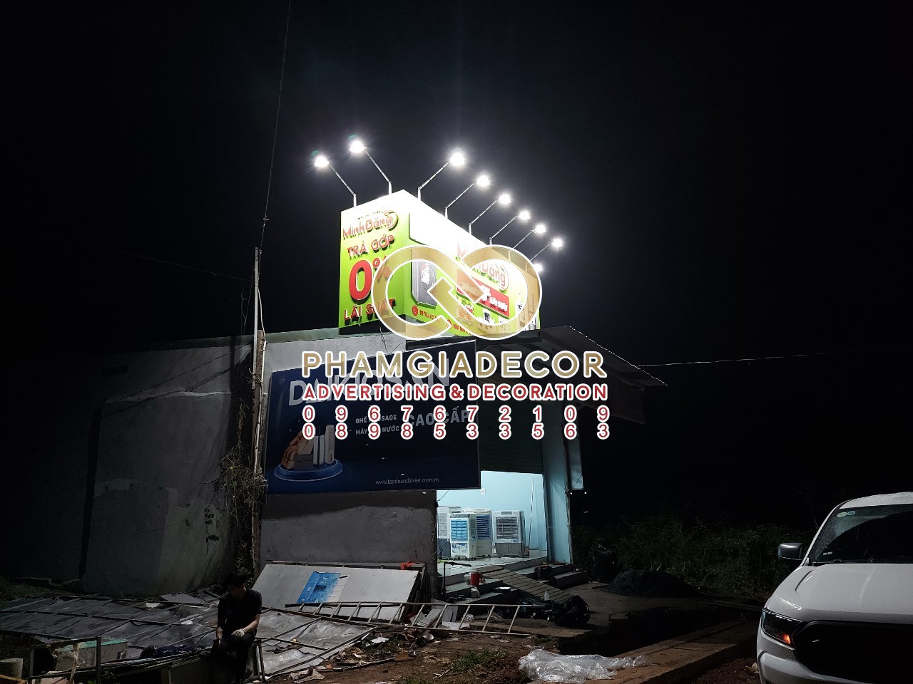 thi cong bang hieu gia re