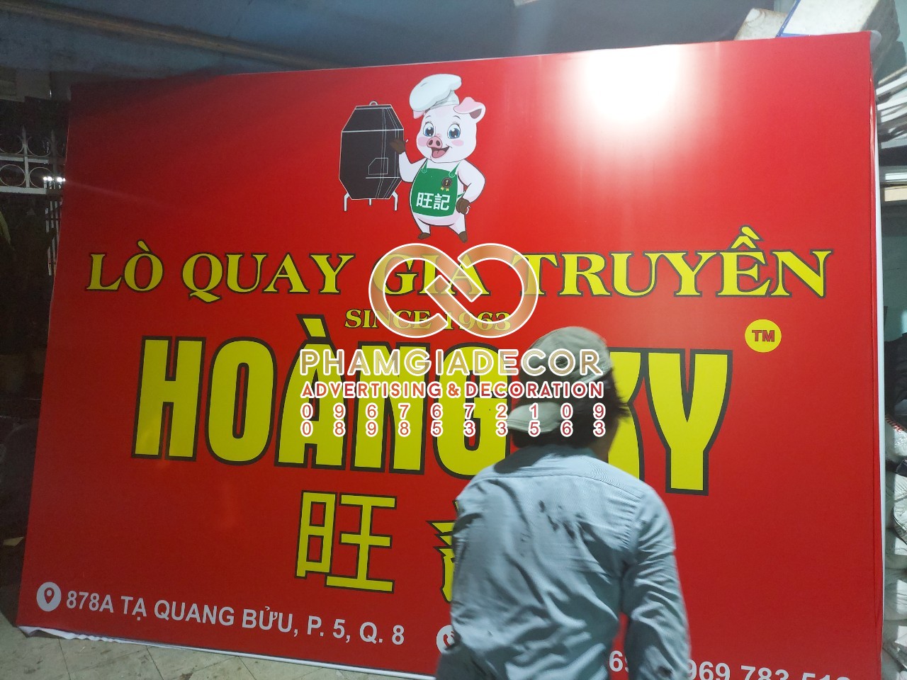 thi cong hop den in uv cao cap