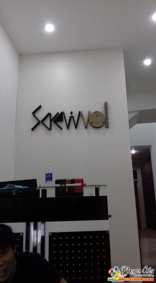 thi cong logo gia re